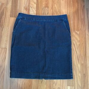 L.L. Bean Jean denim skirt 2 cotton Sz 12 front pockets